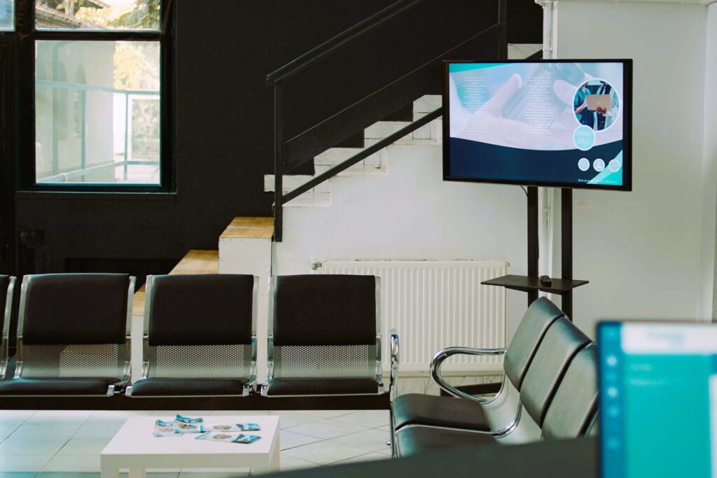 The Top 5 Benefits of TV Display Advertising for Small Enterprises